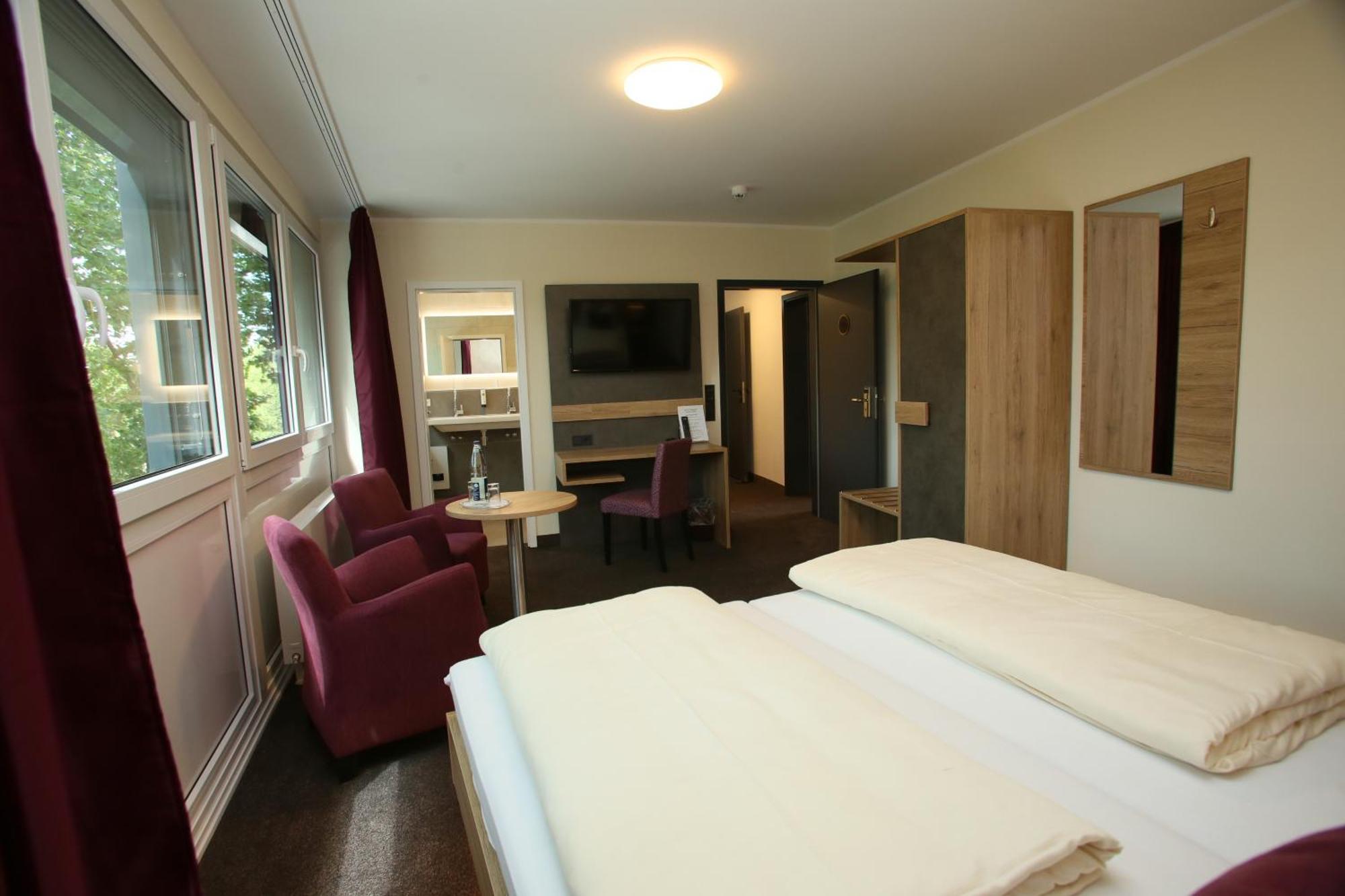 Muenchner Hof Hotel 3*